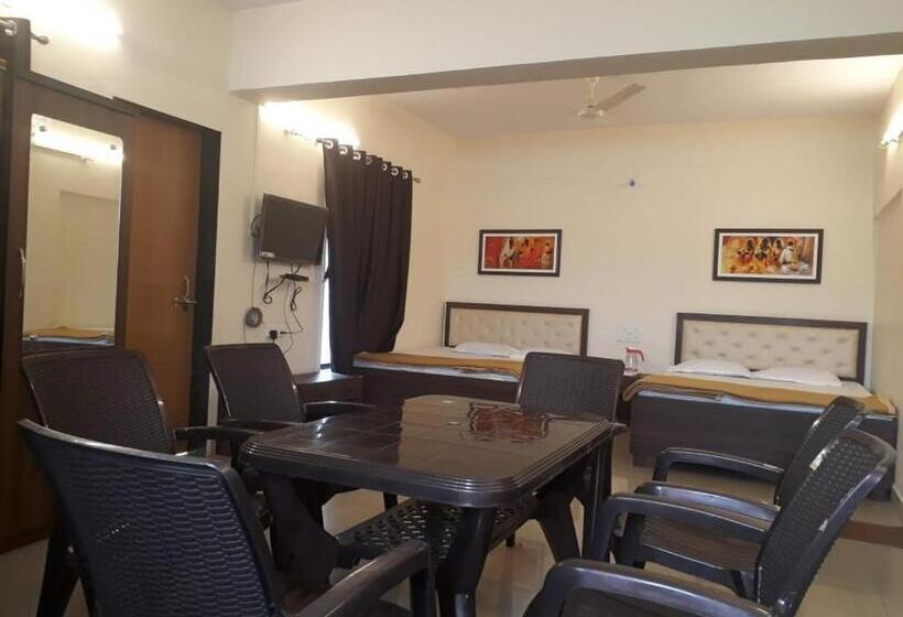 Suite, Maharaja Family Guest House