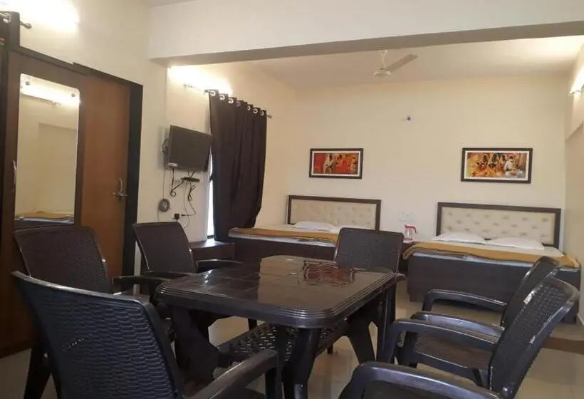 Sviitti, Maharaja Family Guest House