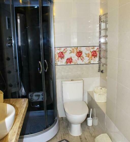 اتاق لوکس, Kvasova Voda