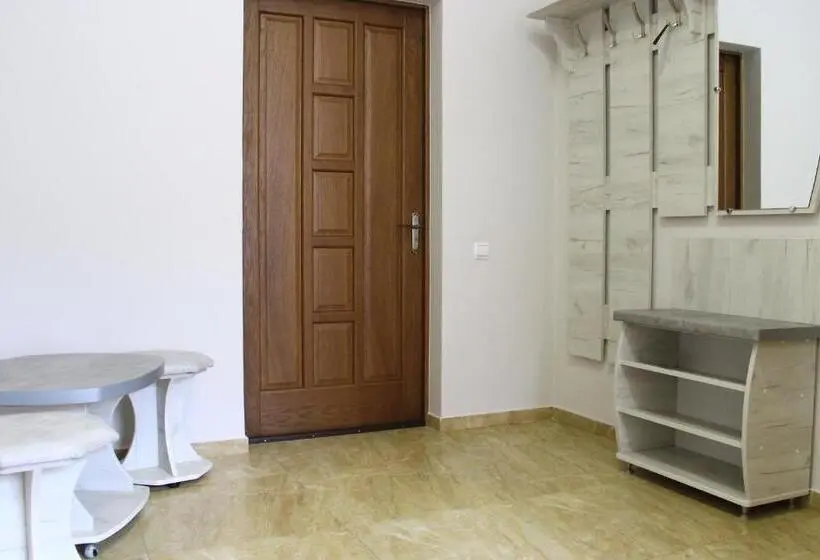 اتاق استاندارد یک نفره, Kvasova Voda