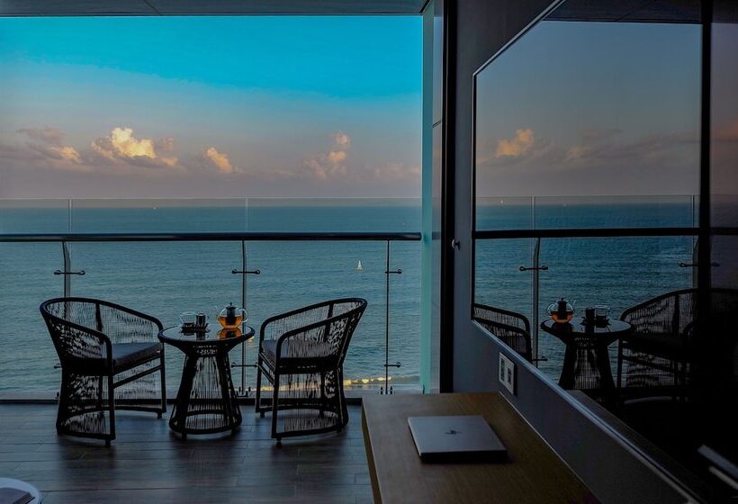 اتاق لوکس با چشم‌انداز دریا, Sel De Mer Hotel & Suites