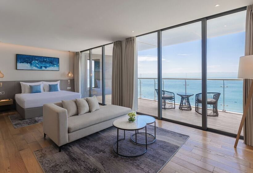 سوییت جونیور با چشم‌انداز دریا, Sel De Mer Hotel & Suites