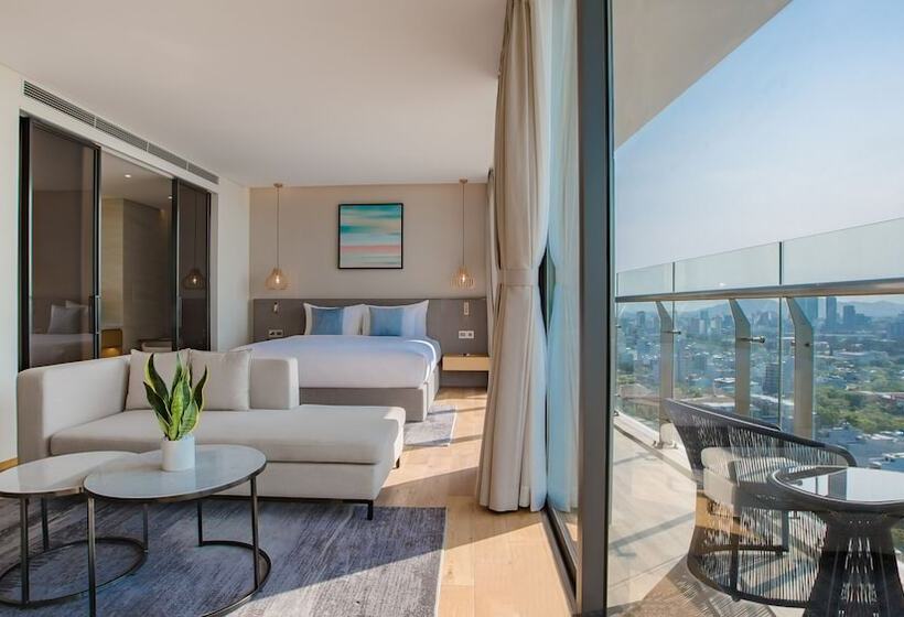 سوییت جونیور با چشم‌انداز شهر, Sel De Mer Hotel & Suites