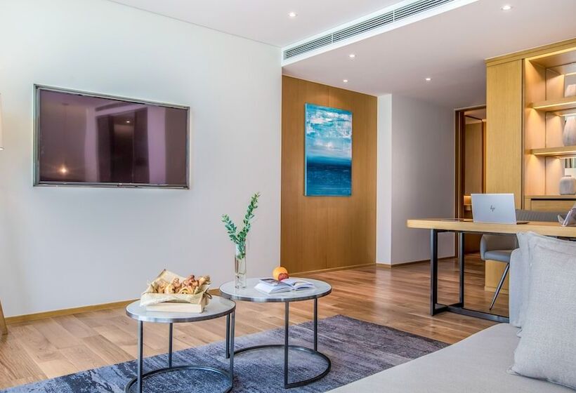 سوییت جونیور با چشم‌انداز شهر, Sel De Mer Hotel & Suites