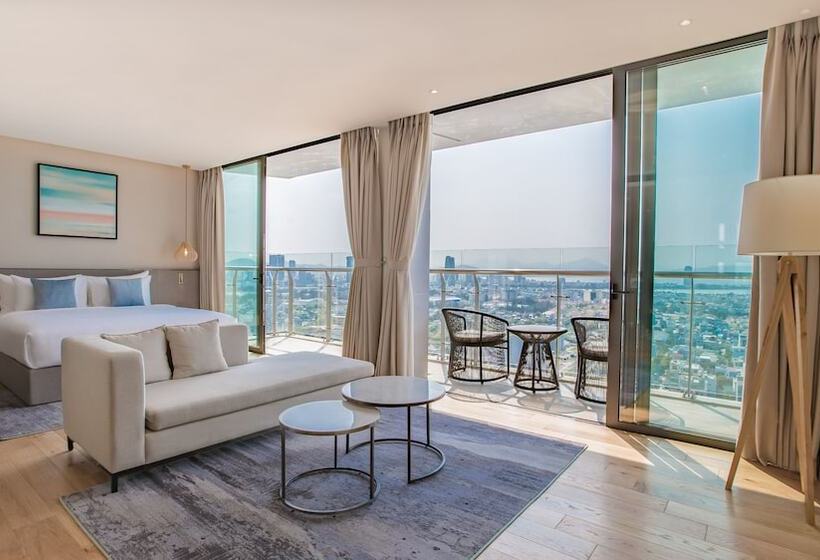 سوییت جونیور با چشم‌انداز شهر, Sel De Mer Hotel & Suites