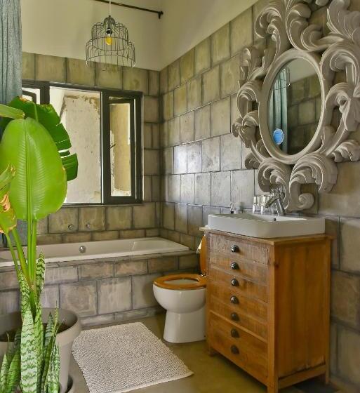 Люкс с Балконом, Veranda House Boutique Accommodation