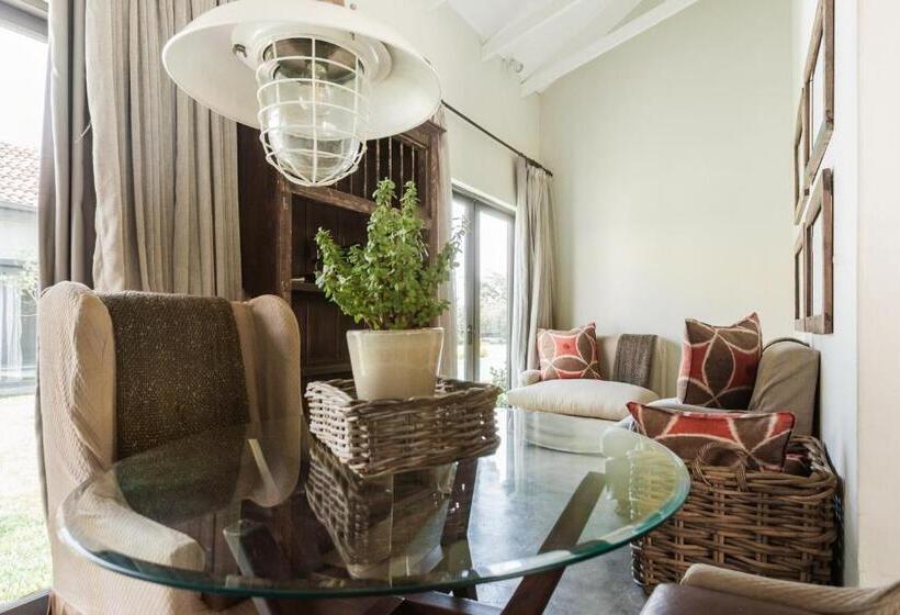 סוויטה נוף לבריכה, Veranda House Boutique Accommodation