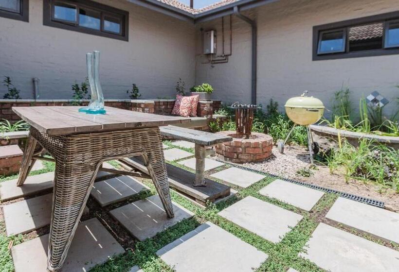 Люкс Вид на Сад, Veranda House Boutique Accommodation
