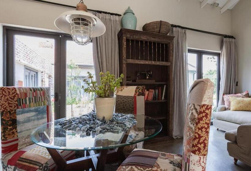 סוויטה נוף לבריכה, Veranda House Boutique Accommodation