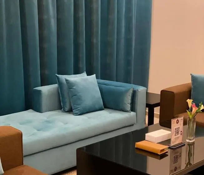 سوییت جونیور, Samaa Eva Resort