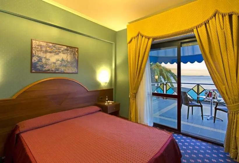 Superior room with lake view, Lido Beach And Palace