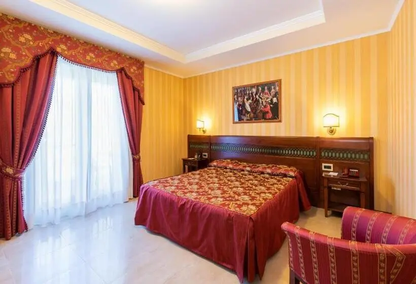 Standard Triple Room with Terrace, Lido Beach And Palace