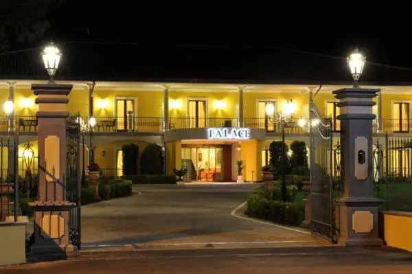 Standard Triple Room with Terrace, Lido Beach And Palace