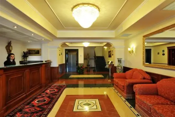 اتاق سوپریور, Lido Beach And Palace