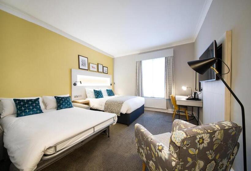 패밀리 룸, The Dun Cow By Innkeeper S Collection