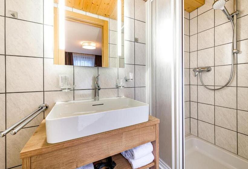 带阳台标准四人间, Landhaus Moosbrugger