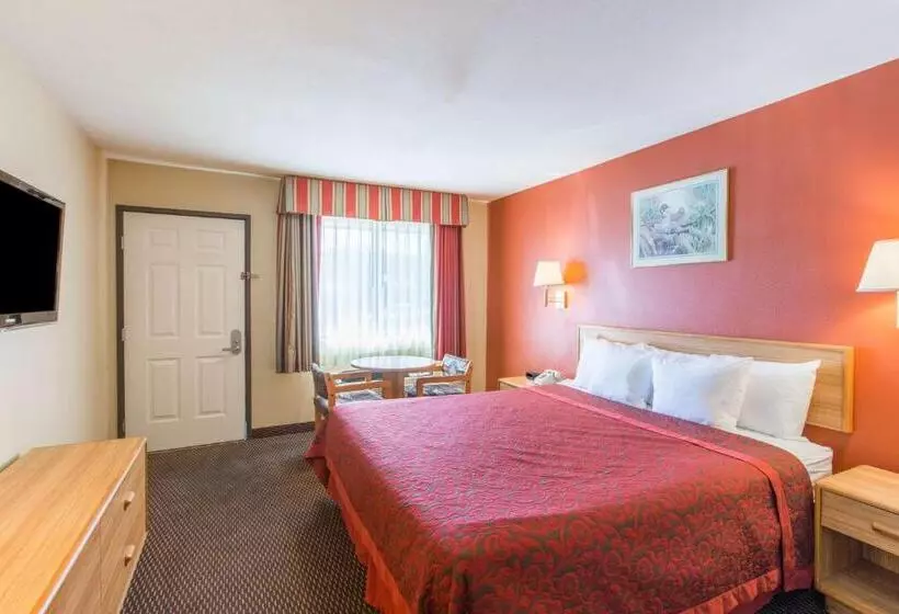 Standard-invahuone King-vuode, Days Inn By Wyndham Tucson Airport
