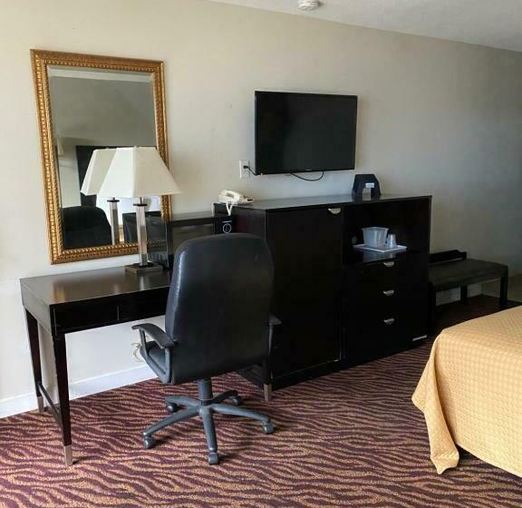 חדר סטנדרט שתי מיטות זוגיות, Red Carpet Inn & Suites   Danville
