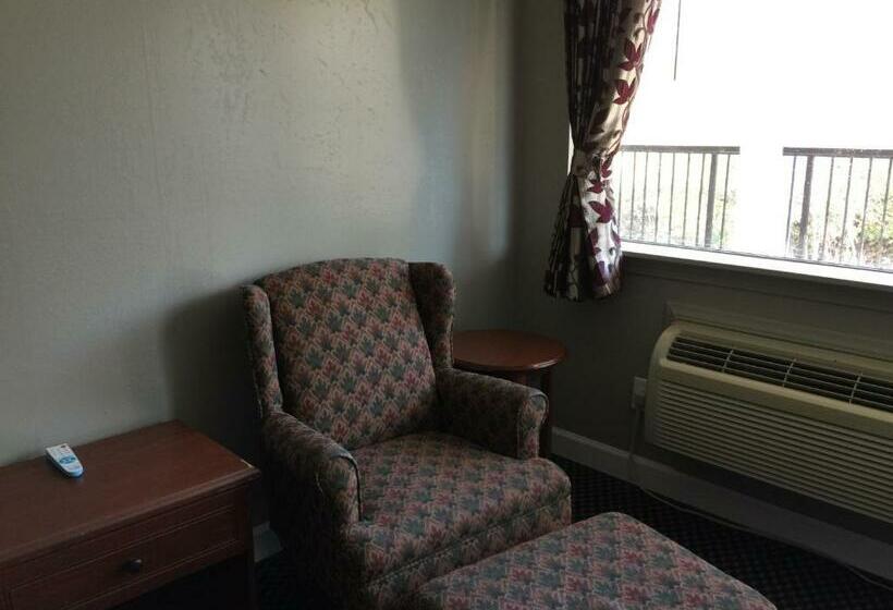 חדר סטנדרט שתי מיטות זוגיות, Red Carpet Inn & Suites   Danville