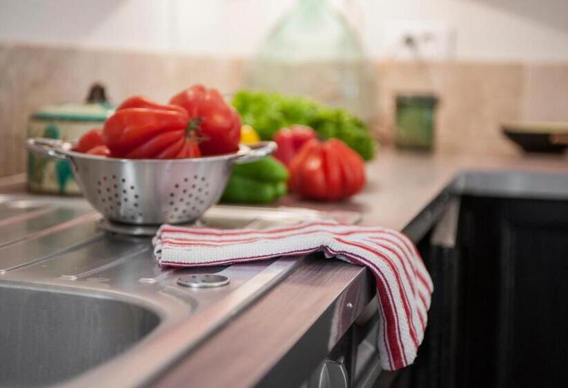 带花园景观和一个卧室的别墅, Chai Du Chateau De Morteuil