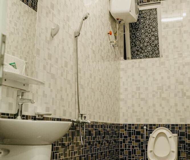 اتاق استاندارد چهارنفره با سرویس بهداشتی مشترک, Levit'ss