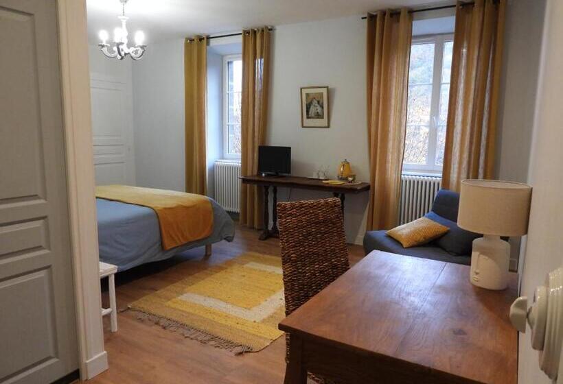 디럭스 룸, Le Figarelou