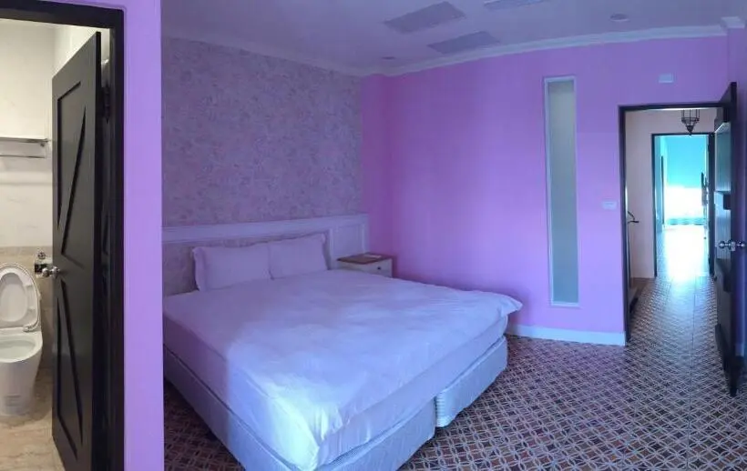 بنگله خانوادگی, Pretty Nanwan B&b