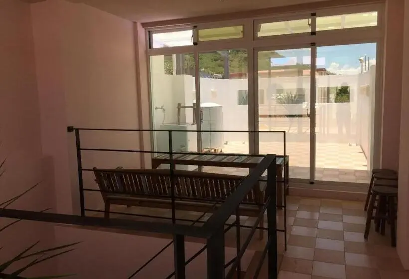 بنگله خانوادگی, Pretty Nanwan B&b