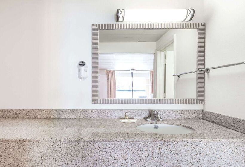 Standard Room 2 Double Beds