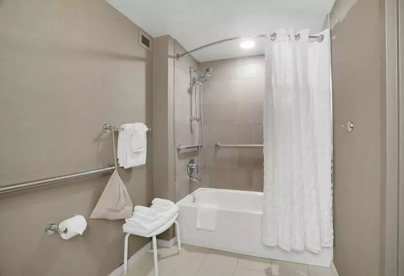 سوئیت برای معلولان, Doubletree By Hilton Little Rock