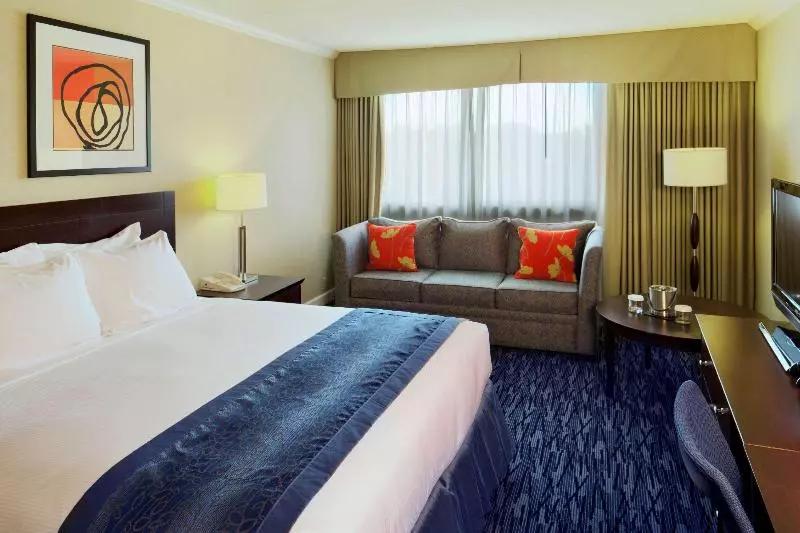 キングサイズベッドのスタンダードルーム, Doubletree By Hilton  Norwalk