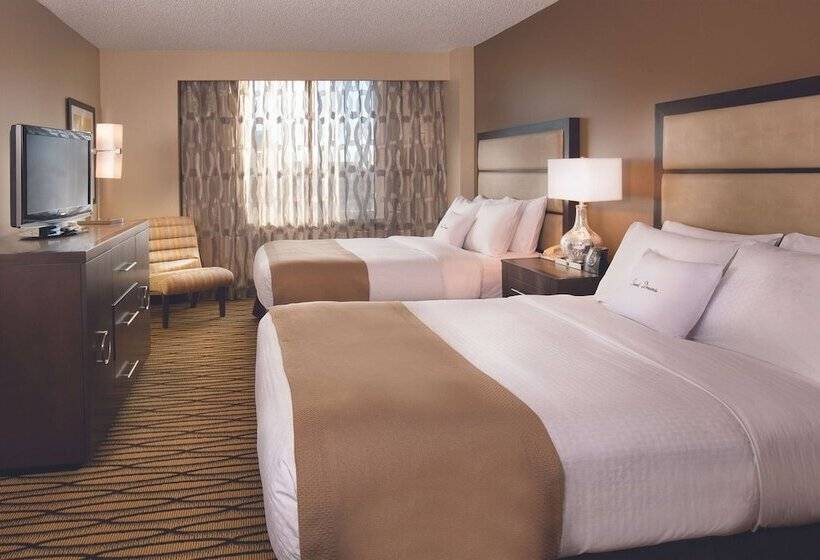 Люкс 2 Спальни, Doubletree Suites By Hilton Austin Downtown Capitol