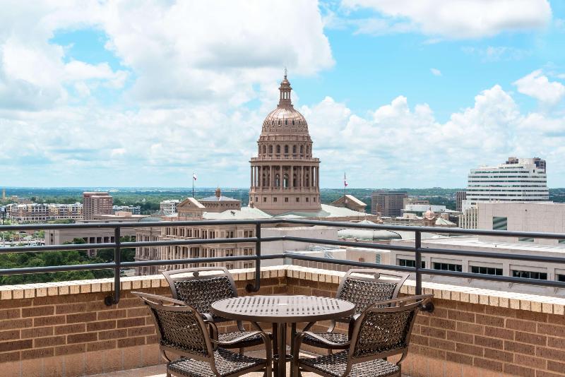 Люкс, Doubletree Suites By Hilton Austin Downtown Capitol