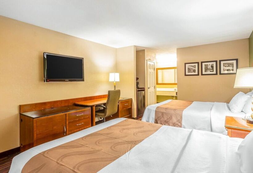 סוויטה, Quality Inn & Suites Near Robins Air Force Base