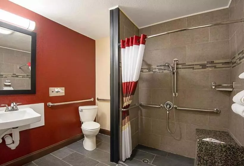 障害者適応デラックスルーム, Red Roof Inn Cameron