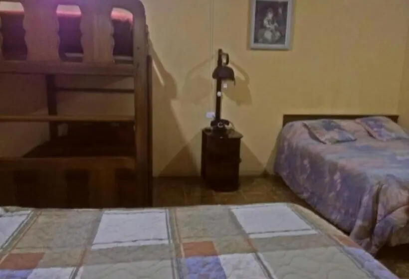 Perhehuone, El Pedron