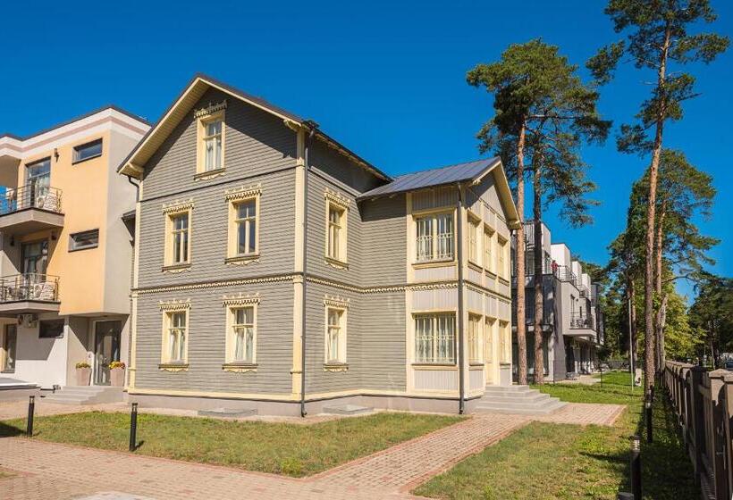 1 Bedroom Penthouse Apartment, Black Pearl Apartments