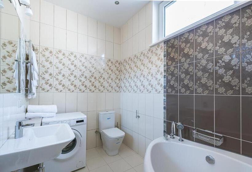 1 Bedroom Penthouse Apartment, Black Pearl Apartments
