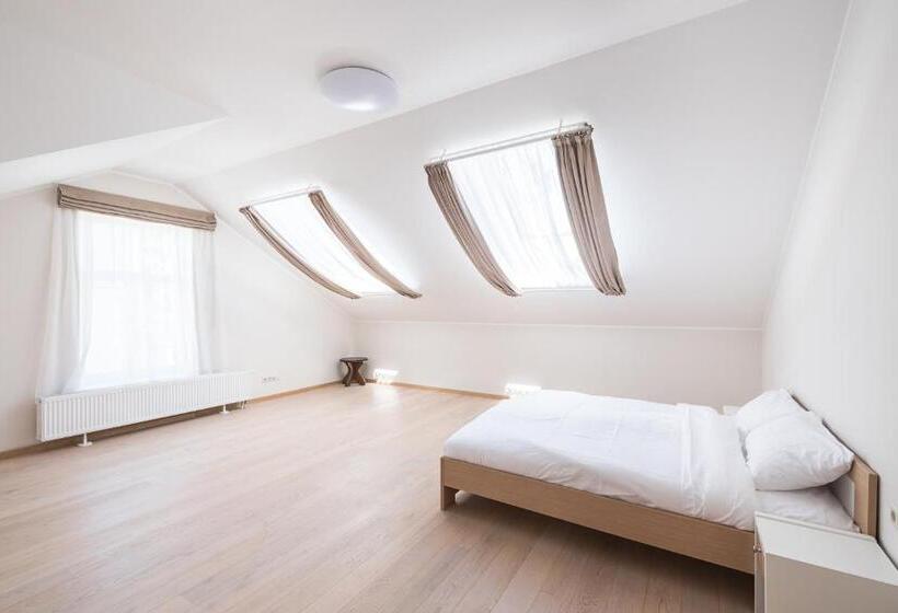 1 Bedroom Penthouse Apartment, Black Pearl Apartments