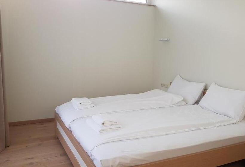 آپارتمان 2 خوابه با تراس, Black Pearl Apartments