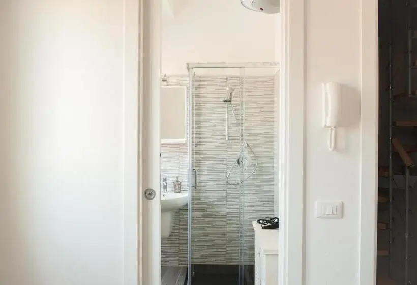 اتاق لوکس, Casa Vacanze B&b Uccialì