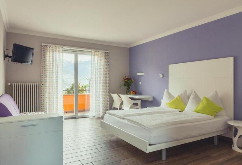 Comfort room with lake view, B&b Toblerina