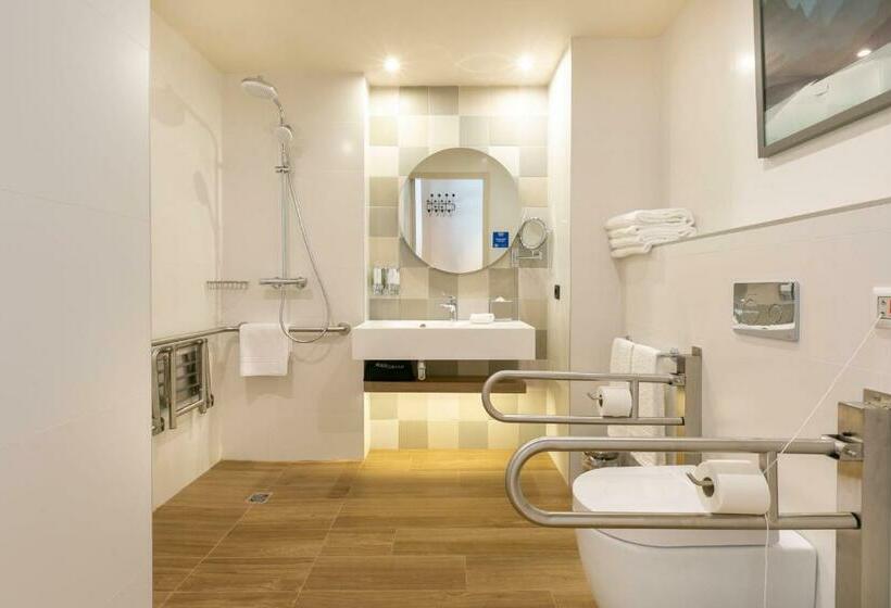 غرفة قياسية لذوى الاحتياجات الخاصة, Hampton By Hilton Alcobendas Madrid