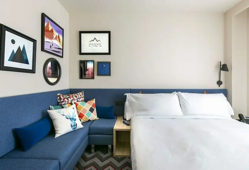 Perhehuone, Hampton By Hilton Alcobendas Madrid
