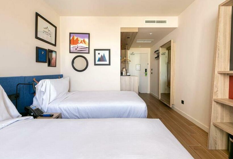 Номер Стандарт, Hampton By Hilton Alcobendas Madrid