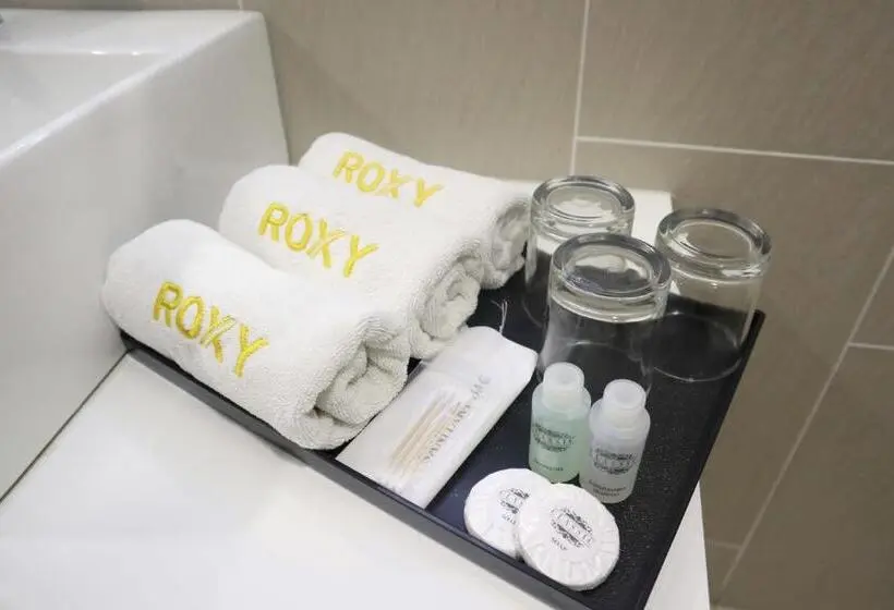 Pokój Deluxe Trzyosobowy, Roxy Hotel Padungan