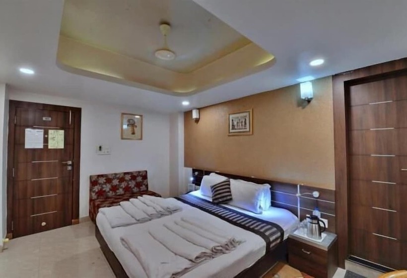 Quarto Deluxe, Shree Vatika