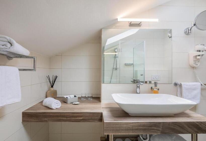 Apartamento 1 Dormitório com Sacada, Aparthotel Flora