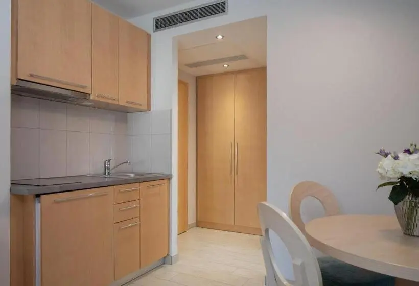 1 Schlafzimmer Apartment mit Balkon, Aparthotel Flora