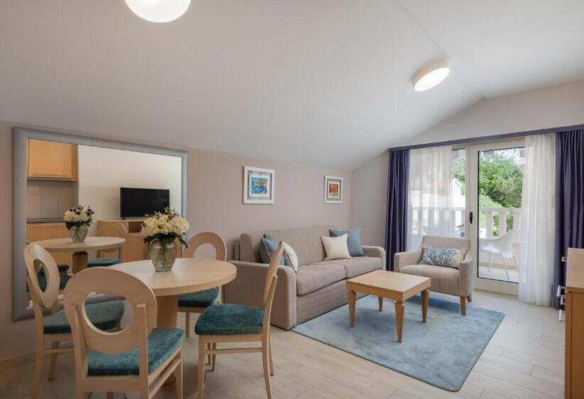 Apartamento 1 Dormitório com Sacada, Aparthotel Flora